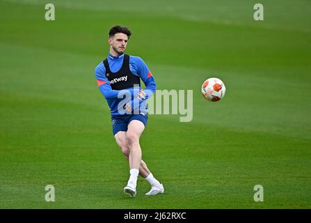 Rush Green London, Großbritannien. 27. April 2022. Declan Rig (West Ham) während des West Ham Trainings auf dem Rush Green Training Ground vor dem Europa League Halbfinale des ersten Halbfinales gegen Eintracht Frankfurt am 28.. April 2022 im London Stadium. Quelle: MARTIN DALTON/Alamy Live News Stockfoto