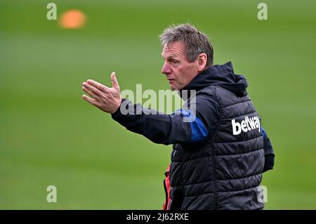 Rush Green London, Großbritannien. 27. April 2022. Stuart Pearce (erster Mannschaftscoach von West Ham) während des West Ham-Trainings auf dem Rush Green Training Ground vor dem Europa League Halbfinale des ersten Halbfinales gegen Eintracht Frankfurt am 28.. April 2022 im London Stadium. Quelle: MARTIN DALTON/Alamy Live News Stockfoto