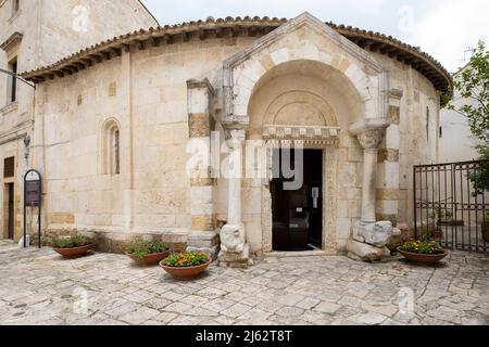 St. John am Grab. Die Kirche des heiligen Grabes wurde um das Ende des XI. Jahrhunderts erbaut. König Karl I. von Anjou stiftete das Land Stockfoto