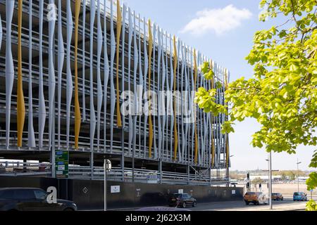 Hanley-Stoke-on-Trent, Staffordshire-Großbritannien April 21,2022 Hanleys neuer, mehrstöckiger Parkplatz steht kurz vor der Fertigstellung im Rahmen der laufenden Erneuerung Stockfoto