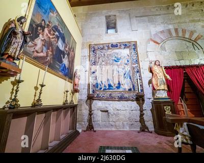 Capilla de Nostra Senora de las Nieves y San Vincente Martir (Kapelle unserer Lieben Frau vom Schnee und St. Vincent Märtyrer) in der Mezquita-Catedral (große Moschee von Cordoba) - Cordoba, Spanien Stockfoto