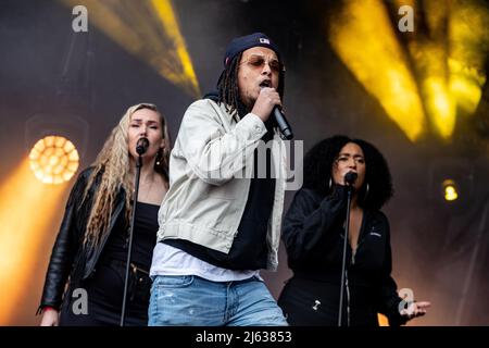 2022-04-27 14:03:53 AMSTERDAM - Rapper Ronnie Flex tritt während des Kingsland Festivals im RAI auf. Es ist das erste Mal seit 2019, dass Kingsland wieder weiterfahren kann. ANP PAUL BERGEN niederlande Out - belgien Out Stockfoto