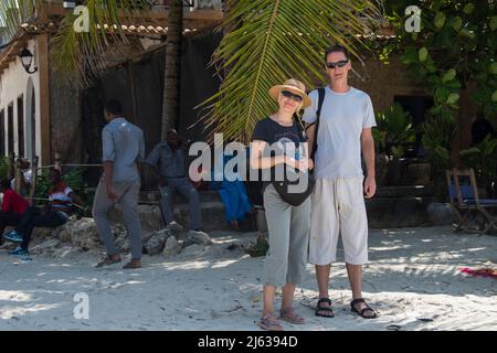 Sansibar City, Tansania - Januar 02,2019: Touristen besichtigen die Steinstadt Sansibar City. Stockfoto