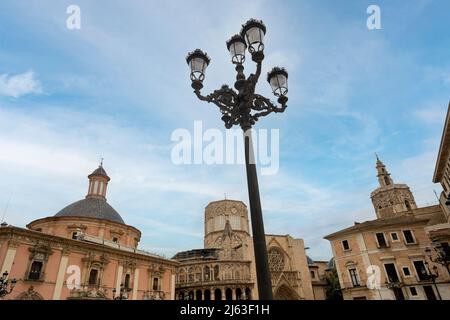 Platz der Heiligen Maria mit dem Tempel der Kathedrale von Valencia, Basilica de la nuestra senora de los desamparados Stockfoto