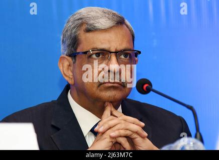 Mumbai, Indien. 27. April 2022. Die Vorsitzende der Life Insurance Corporation of India (LIC), Mangalam Ramasubramanian Kumar, wird während einer Pressekonferenz in Mumbai gesehen. Das erste öffentliche Angebot (IPO) wird am 4.. Mai 2022 öffentlich abonniert. (Foto von Ashish Vaishnav/SOPA Images/Sipa USA) Quelle: SIPA USA/Alamy Live News Stockfoto