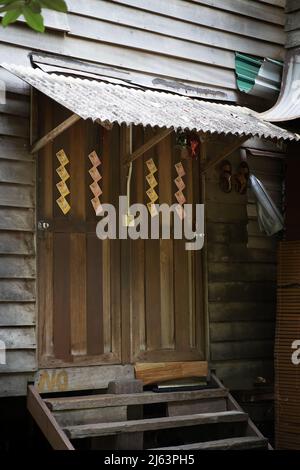 Kuala Lumpur, Malaysia - Oct 14, 2021 Asiatisches traditionelles Holzhaus Stockfoto