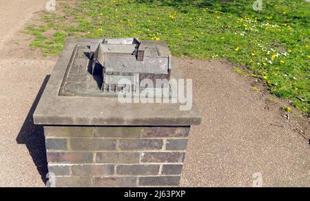 Bronzemodell des Friary, Cooper's Field, Castle Grounds, Bute Park, Cardiff City Centre. Aufgenommen Am 2022. März. Frühling Stockfoto