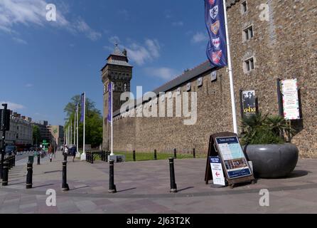 Cardiff Castle, Fassade und Haupteingang. Frühjahr 2022 Stockfoto