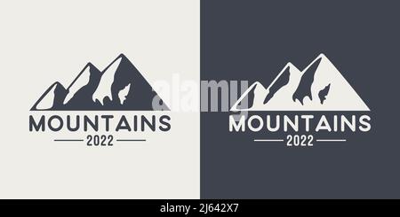 Vector Ventage Etiketten mit handgezeichneten Bergen. 2022. Illustration für Skigebiet, Wandern, Klettern, Mountainbiken Logo Set. Winter Wird Gezeichnet Stock Vektor