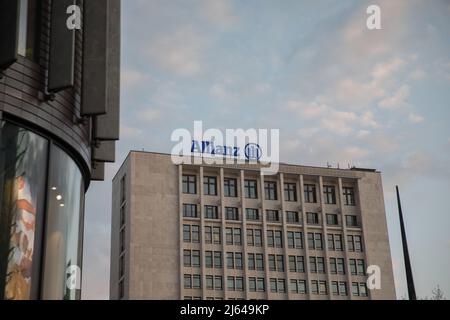 Berlin, Deutschland. 27. April 2022. Aufbau der größten Versicherungsgesellschaft der Welt, der Allianz, in Berlin. (Foto: Michael Kuenne/PRESSCOV/Sipa USA) Quelle: SIPA USA/Alamy Live News Stockfoto