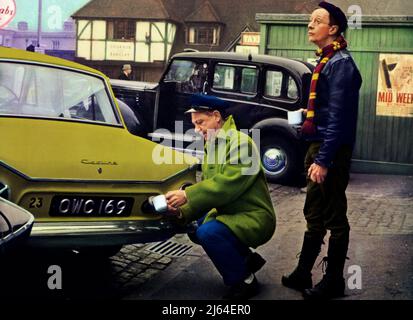 JAMES, HAWTREY, FAHREN SIE WEITER NACH CABBY, 1963 Stockfoto