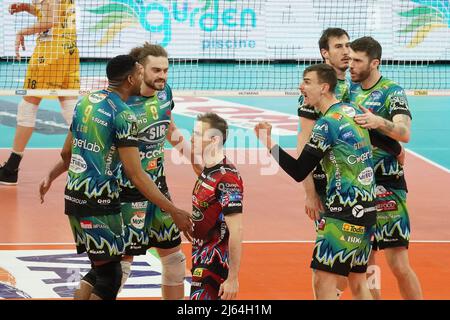 Pala Barton, Perugia, Italien, 27. April 2022, sir Safety conad Jubel während des Spiels - Sir Safety Conad Perugia vs Leo Shoes PerkinElmer Modena - Volleyball Italienische Serie A Männer Superliga Meisterschaft Stockfoto