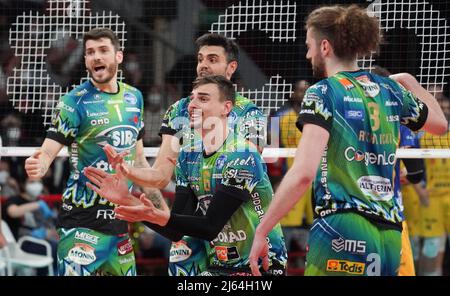 Pala Barton, Perugia, Italien, 27. April 2022, sir Safety conad Jubel während des Spiels - Sir Safety Conad Perugia vs Leo Shoes PerkinElmer Modena - Volleyball Italienische Serie A Männer Superliga Meisterschaft Stockfoto