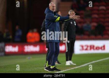 MIDDLESBROUGH, GROSSBRITANNIEN. APR 27. Middlesbroughs stellvertretender Manager Alan Knill während des Sky Bet Championship-Spiels zwischen Middlesbrough und Cardiff City im Riverside Stadium, Middlesbrough, am Mittwoch, den 27.. April 2022. (Kredit: Mark Fletcher | MI News) Kredit: MI Nachrichten & Sport /Alamy Live News Stockfoto