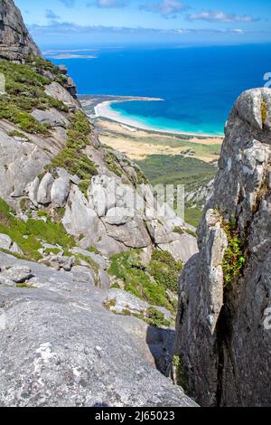 Blick auf den Trousers Point von den Strzelecki Peaks Stockfoto