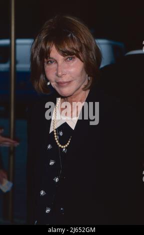 Lee Grant nimmt am 25. Juli 2002 an der Eröffnungsnacht von „I'm not Rappaport“ im Booth Theatre in New York City Teil. Foto: Henry McGee/MediaPunch Stockfoto