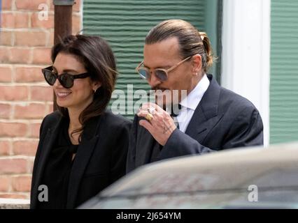 Johnny Depp hörte am 10. Tag seines Verleumdungsverfahrens gegen Amber am Dienstag, den 26. April 2022, im Fairfax County Courthouse in Fairfax, Virginia. Cr Stockfoto