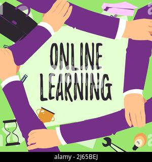 Schreiben, Text anzeigen Online Learning. Wort geschrieben auf Larning mit Hilfe des Internets und einem Computer Four Hands Drawing Holding Arm Stockfoto