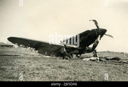 2. Weltkrieg WW2 deutsche Soldaten erobern URSS 15. märz 1942 wehrmachts-Operation Barbarossa - Dzhankoy, Ukraine, Krim - russisches Flugzeug Mikojan-Gurewitsch Mig 3 Stockfoto