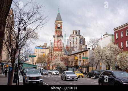 Avenue of the Americas an der Kreuzung W 11 St, New York USA Stockfoto