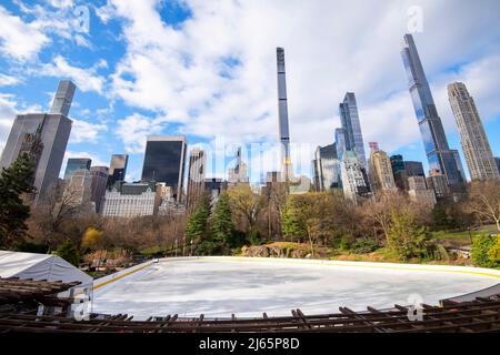 Blick über die Wollman Rink im Central Park, New York, USA Stockfoto