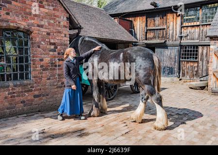 Blists Hill viktorianische Stadt, Teil der Ironbridge Gorge UNESCO Weltkulturerbe, Telford. Ein Freilichtmuseum mit Straßen, Geschäften, Geschäften, Industrie usw. Stockfoto