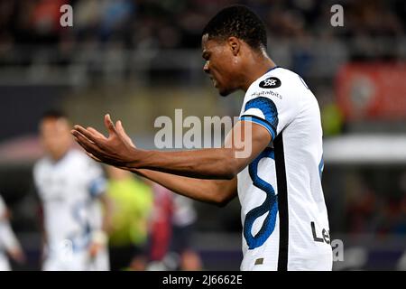 Denzel Dumfries vom FC Internazionale reagiert während des Fußballspiels der Serie A zwischen dem FC Bologna und dem FC Internazionale im Renato Dall'Ara-Stadion in B Stockfoto