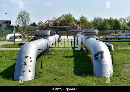 Breclav, Tschechische Republik. 28. April 2022. Kompressor-Tankstelle in Breclav, Teil des Getriebesystems NET4GAS, Tschechische Republik, 28. April 2022. Quelle: Vaclav Salek/CTK Photo/Alamy Live News Stockfoto