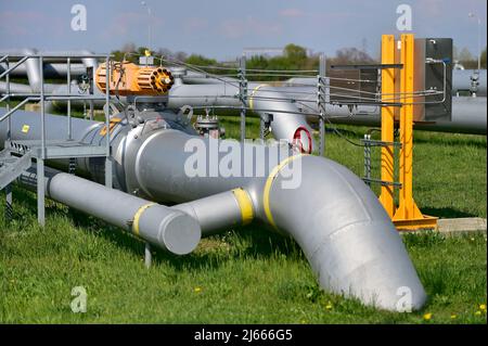 Breclav, Tschechische Republik. 28. April 2022. Kompressor-Tankstelle in Breclav, Teil des Getriebesystems NET4GAS, Tschechische Republik, 28. April 2022. Quelle: Vaclav Salek/CTK Photo/Alamy Live News Stockfoto