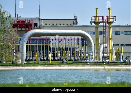 Breclav, Tschechische Republik. 28. April 2022. Kompressor-Tankstelle in Breclav, Teil des Getriebesystems NET4GAS, Tschechische Republik, 28. April 2022. Quelle: Vaclav Salek/CTK Photo/Alamy Live News Stockfoto