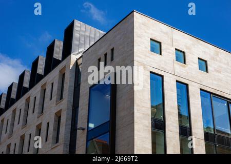 Cheng Yu Tung Gebäude, ehemals Northgate House, Cornmarket St, Oxford; ein digitaler Knotenpunkt im Jesus College, der 2022m eröffnet wurde und von MICA Architekten entworfen wurde Stockfoto