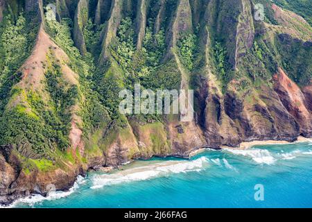 Luftaufnahme der zerklüftetenen Na Pali Coast, Napali Kueste, Kauai, Hawaii, USA Stockfoto