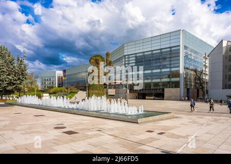 Burgos, Spanien - April 26 2022 - vor dem Forum Evolucion Congres Zentrum in Burgos. Burgos ist eine Stadt im Norden Spaniens und die historische Hauptstadt von C. Stockfoto