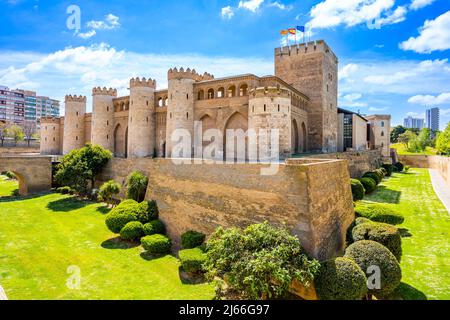 Palacio de la Aljafería (Aljaferia-Palast) Alte Burg, die heute für die Regionalregierung genutzt wird Stockfoto