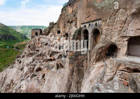 Hoehlenstadt Wardsia mit Maria Himmelfahrtskirche, Hoehlenwohnungen, UNESCO Welterbe, Achalkalaki, Region Samzche-Dschawachetien. Georgien Stockfoto