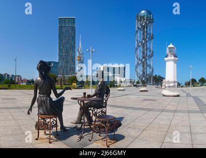 Skulptur mit Alphabet Turm im Miracle Park, Batumi, Region Adscharien, Georgien Stockfoto