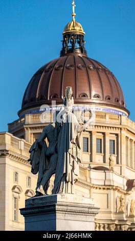 Statue, Figuren der Bildhauer Shadow und Rauch auf der Schlossbrücke, Berlin Stockfoto