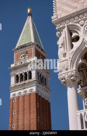 Campanile und Dogenpalast, Venedig - campanile und palazzo ducale, Venedig, Italien Stockfoto