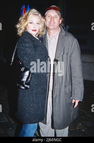 Otto Waalkes, deutscher Komiker und Schauspieler, mit seiner zweiten Frau Eva Hassmann, Deutschland um 2002. Stockfoto