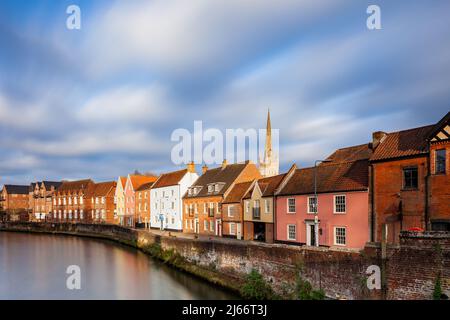 Sonnenuntergang am Flussufer in Norwich, Norfolk, England. Stockfoto