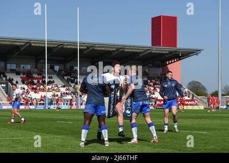 Kingston upon Hull, England -23.. April 2022 - Wakefield Trinity's Jordan Crowther (Mitte) während des Warm-Ups. Rugby League Betfred Super League Round 10 Hull Kingston Rovers vs Wakefield Trinity im Sewell Craven Park Stadium, Kingston upon Hull, UK Dean Williams Stockfoto