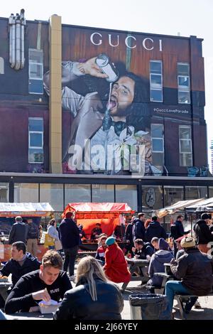 Gucci Werbespot Wandgemälde #GucciLoveParade der US-amerikanische Schauspieler Jared Leto an der Wand Elys Yard Old Trumans Brewery in der Nähe der Brick Lane East London Großbritannien KATHY DEWITT Stockfoto