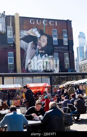 Gucci Werbespot Wandgemälde #GucciLoveParade der US-amerikanische Schauspieler Jared Leto an der Wand Elys Yard Old Trumans Brewery in der Nähe der Brick Lane East London Großbritannien KATHY DEWITT Stockfoto