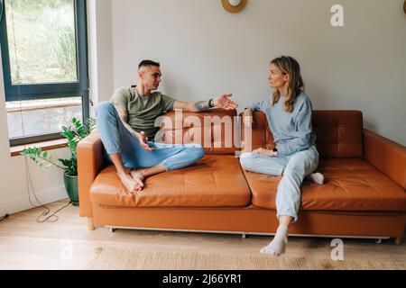 Junge verheiratete Paar Streit, Krise in der Beziehung. Stockfoto