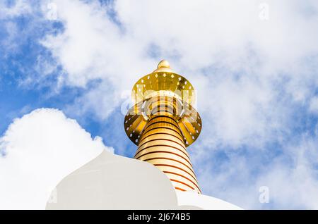 Stupa der Beleuchtung von benalmadena costa del sol malaga. tibetisch-buddhistisches Zentrum Stockfoto