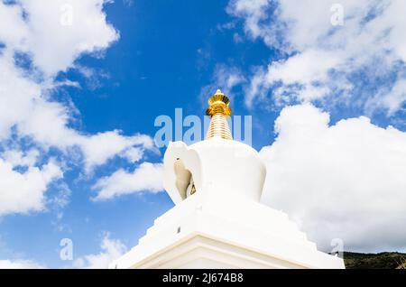 Stupa der Beleuchtung von benalmadena costa del sol malaga. tibetisch-buddhistisches Zentrum Stockfoto