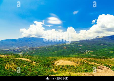 Blick vom Mount Demerdzhi. Herrliche Berglandschaft. Republik Krim. Stockfoto