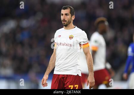 LEICESTER, GROSSBRITANNIEN. APR 28. Henrikh Mkhitaryan von AS Roma während des UEFA Europa Conference League Halbfinales 1. zwischen Leicester City und AS Roma am Donnerstag, dem 28.. April 2022, im King Power Stadium, Leicester. (Kredit: Jon Hobley | MI News) Stockfoto