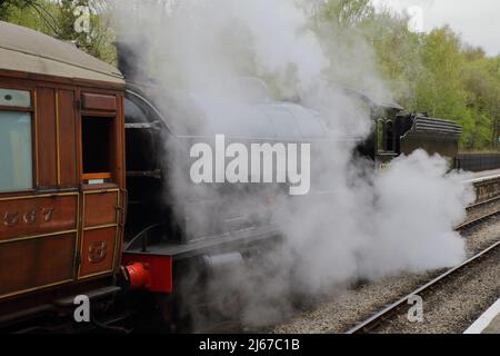 NYR (North Yorkshire Railway) Dampfzug im Bahnhof Grosmont. Stockfoto