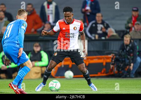 Rotterdam, Niederlande. 28. April 2022. ROTTERDAM, NIEDERLANDE - 28. APRIL: Luis Sinisterra von Feyenoord während des UEFA Europa Conference League-Spiels zwischen Feyenoord und Olympique Marseille in de Kuip am 28. April 2022 in Rotterdam, Niederlande (Foto von Herman Dingler/Orange Picics) Credit: Orange Pics BV/Alamy Live News Stockfoto
